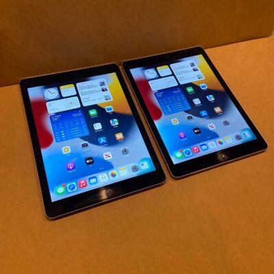 Lot of 2 Apple iPad Air 2 – 32GB Wi-Fi Touch ID 9.7″ Tablet iOS 15