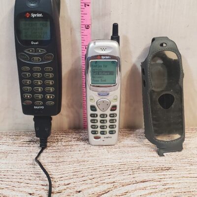 2 vintage Sanyo cell mobile phones cellphones sold as a novelty collectible