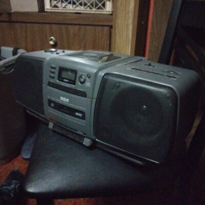 (NOT WORKING) Vintage RCA Stereo Radio/ Cassette player/ CD player.