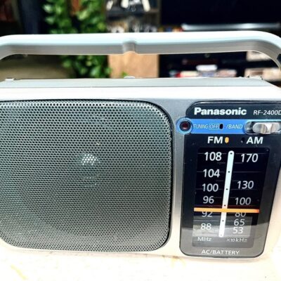 Panasonic RF-2400D AM/FM Portable Radio
