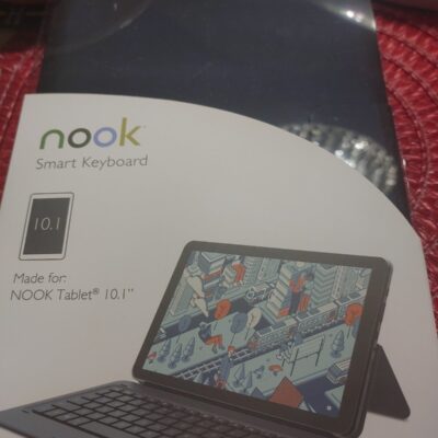 Nook tablet case with keyboard