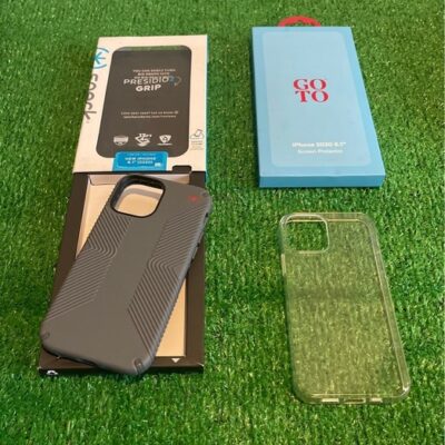 Spek Iphone 12 case and screen protector