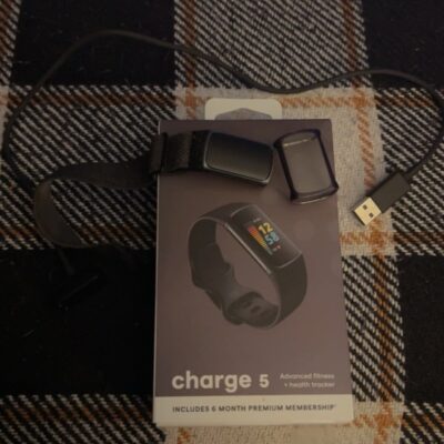 Fitbit Charge 5