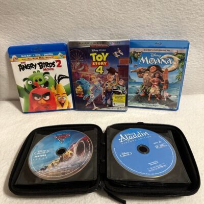 Case Logic CD/DVD Case Book With 13 Animated Disney Blu-Ray Movies