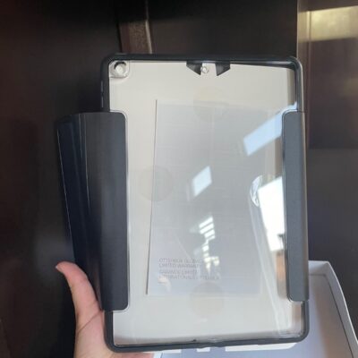 New Otter box IPad Case Symmetry iPad 8 iPad 7  NIB