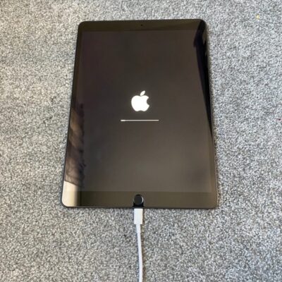 Apple iPad Air 3rd Generation 64 GB in Space Gray