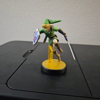 Nintendo Link Super Smash Bros. amiibo Figure