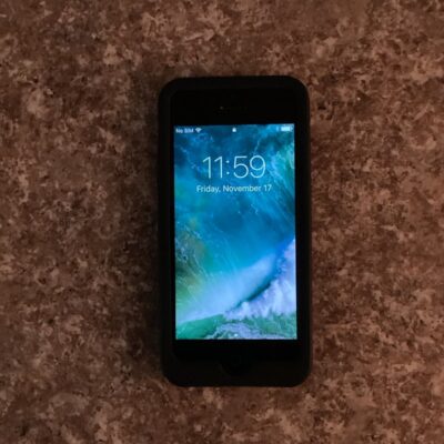 Like New Apple iPhone 5 Cell Phone – Unlocked