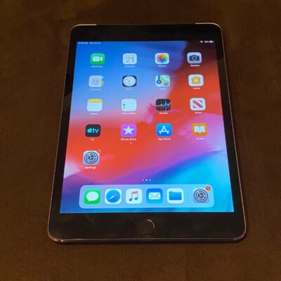 iPad mini 3 (cracked screen)