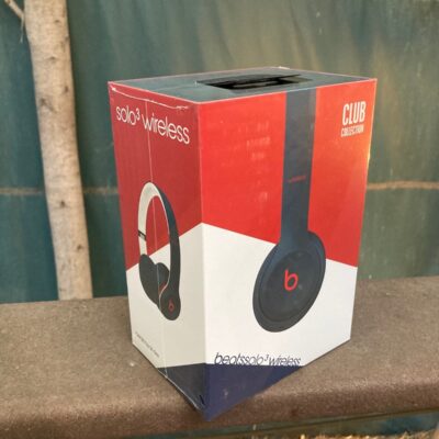 Beats by Dr. Dre Solo3 Wireless Headphones in Club Navy