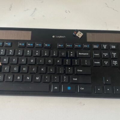 Logitech K750 Wireless Solar Keyboard -w/ Dongle Included -Black  100 % tested i