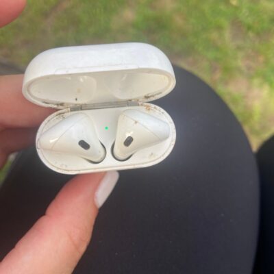 Apple ear pods