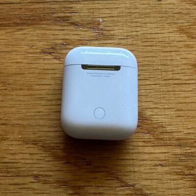 Apple AirPods Charging Case