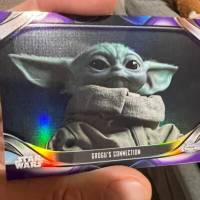 Topps Chrome Star Wars Grogu Baby Yoda Purple Refractor Parallel