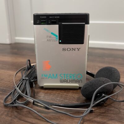 Vintage Sony Walkman Srf-a1 Fm/am Portable Radio