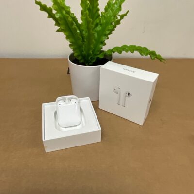 Apple AirPods with Charging Case (1st Generation)